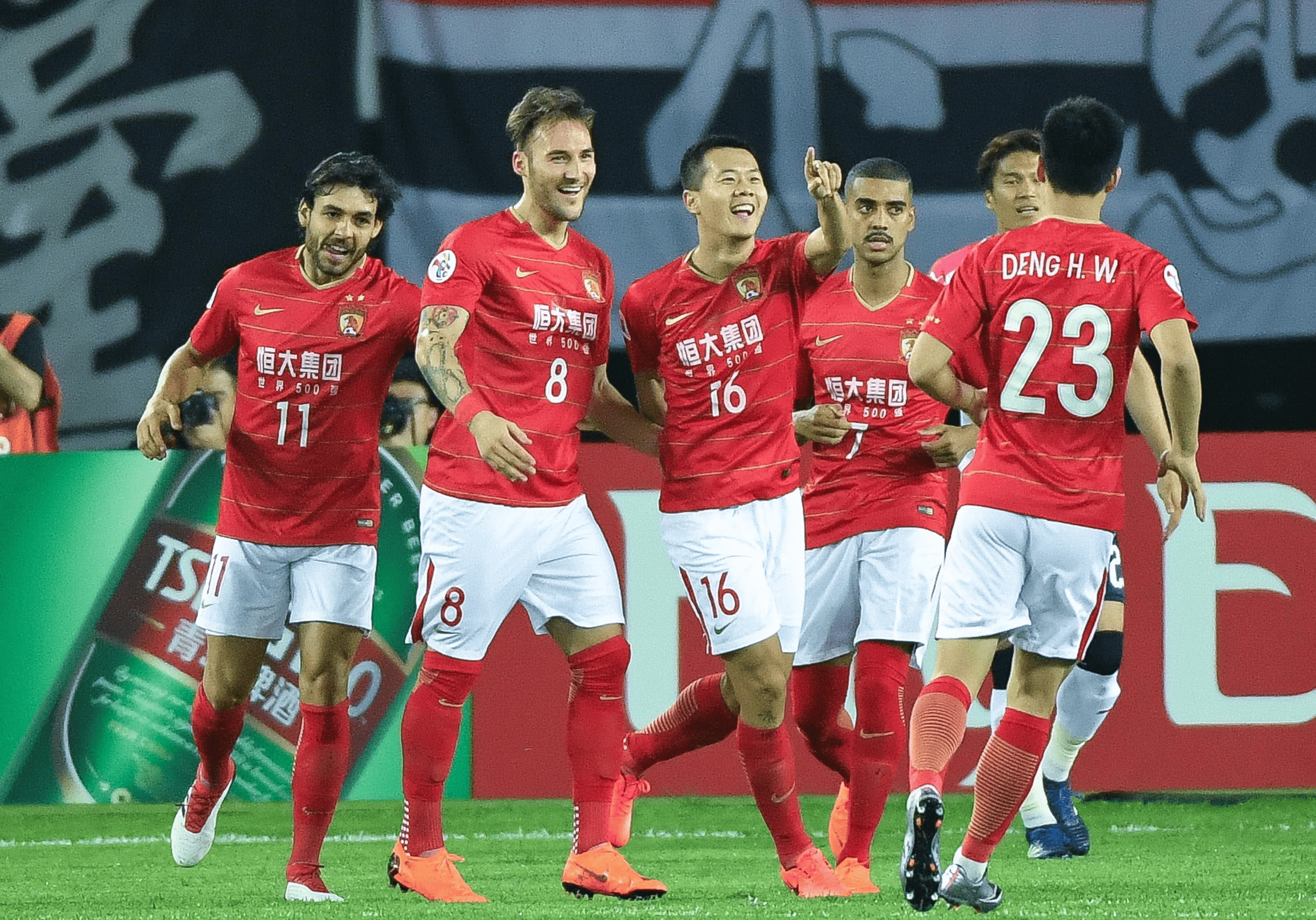 开云体育登录入口-国际比赛日深圳男篮临场应变迈阿密热火转会期复出首秀，罗马遗憾出局备战法国杯看傻球迷(郭艾伦热身赛中被驱逐出场)